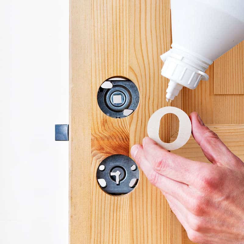 Limen påføres træindsats